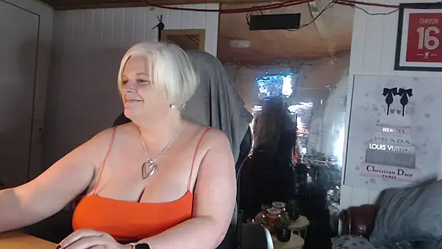 sexychazza16 online show from 11/27/25, 08:44