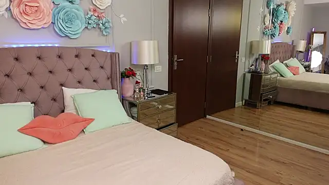 Snapshot of MelissaWatts chatting on 02/04/26, 01:44 MelissaWatts online show from 02/04/26, 01:44