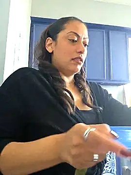 Snapshot of Nikkierosee chatting on 02/07/26, 04:00 Nikkierosee online show from 02/07/26, 04:00