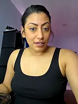 Snapshot of Nikkierosee chatting on 02/15/26, 03:42 Nikkierosee online show from 02/15/26, 03:42