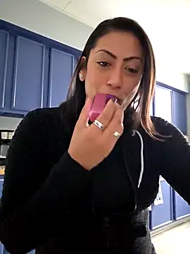 Snapshot of Nikkierosee chatting on 03/03/26, 03:07 Nikkierosee online show from 03/03/26, 03:07