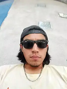 AlexAlejandro13 online show from 05/22/26, 08:36