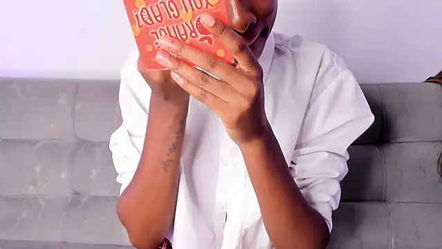 AgathaFoxx online show from 12/20/24, 05:47