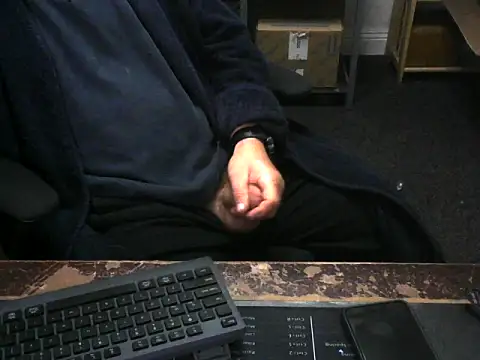 Snapshot of Ch3rry_lover chatting on 10/26/25, 03:29 Ch3rry lover online show from 10/26/25, 03:29