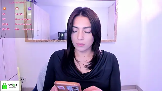 EricaVanderhill online show from 05/04/26, 01:56