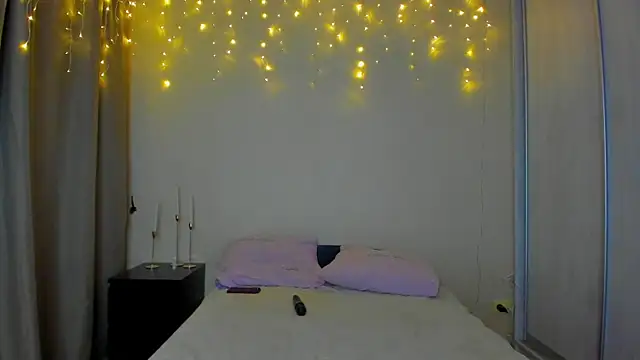 Snapshot of Bella_Foryou chatting on 01/12/25, 10:45 Bella Foryou online show from 01/12/25, 10:45