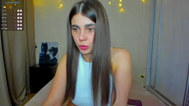 Snapshot of Bella_Foryou chatting on 02/08/25, 11:12 Bella Foryou online show from 02/08/25, 11:12