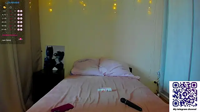 Snapshot of Bella_Foryou chatting on 03/05/25, 04:56 Bella Foryou online show from 03/05/25, 04:56
