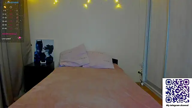 Snapshot of Bella_Foryou chatting on 03/05/25, 02:01 Bella Foryou online show from 03/05/25, 02:01
