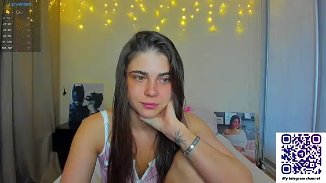 Snapshot of Bella_Foryou chatting on 03/23/25, 01:09 Bella Foryou online show from 03/23/25, 01:09