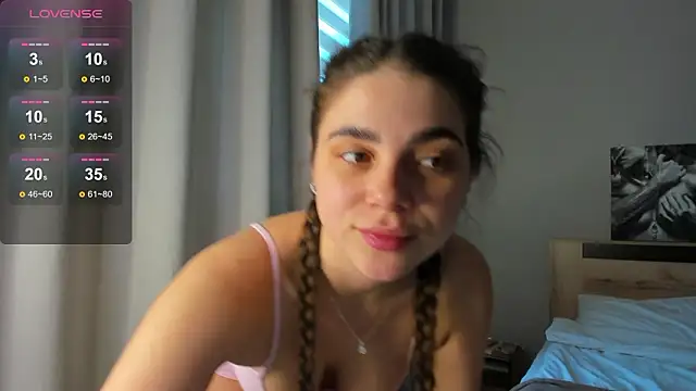 Snapshot of Bella_Foryou chatting on 03/11/26, 02:34 Bella Foryou online show from 03/11/26, 02:34