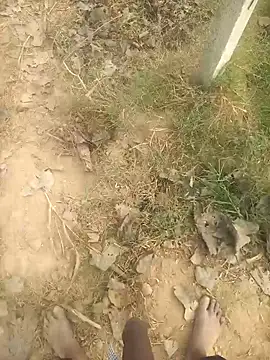 Snapshot of FinableKnee chatting on 10/30/25, 06:15 FinableKnee online show from 10/30/25, 06:15