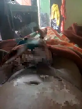 Snapshot of FinableKnee chatting on 10/31/25, 02:01 FinableKnee online show from 10/31/25, 02:01