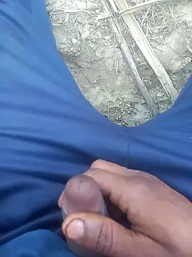 Snapshot of FinableKnee chatting on 01/09/26, 11:35 FinableKnee online show from 01/09/26, 11:35