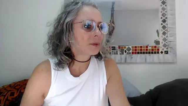 Snapshot of Pinkboobie chatting on 06/11/26, 03:32 Pinkboobie online show from 06/11/26, 03:32