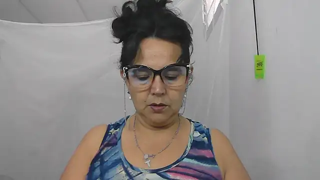 Snapshot of samyjons chatting on 02/18/25, 01:00 samyjons online show from 02/18/25, 01:00