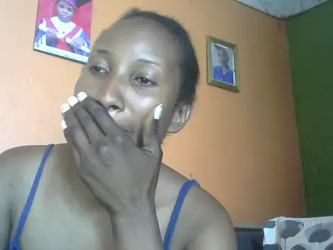 Snapshot of Athena_2019 chatting on 11/25/25, 08:36 Athena 2019 online show from 11/25/25, 08:36