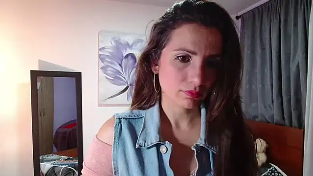 vanessabrown  online show from 02/01/25, 02:58