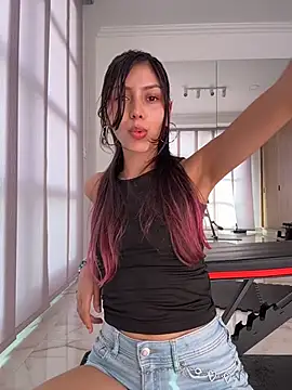 Snapshot of Sensualtease chatting on 02/10/26, 09:41 Sensualtease online show from 02/10/26, 09:41