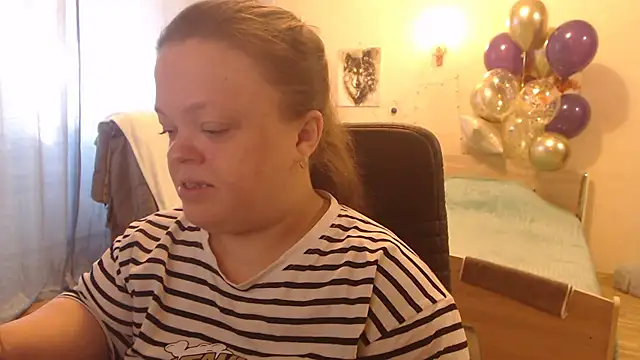 Janiffer MiMi online show from 12/18/24, 09:04