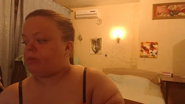 Janiffer MiMi online show from 03/18/25, 01:21