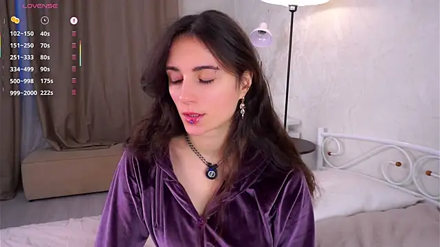 Holla Molly online show from 11/13/25, 05:17