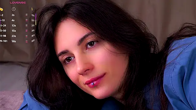 Holla Molly online show from 12/14/25, 06:30