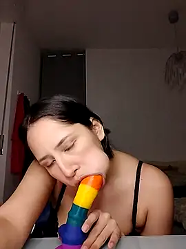 Snapshot of kittenpurrr chatting on 01/08/26, 04:31 kittenpurrr online show from 01/08/26, 04:31