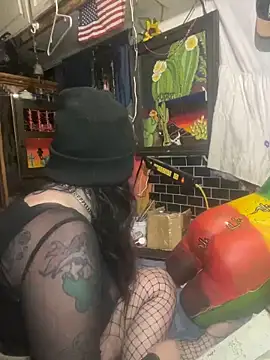 Snapshot of 1-800-FUCKYOU chatting on 01/29/25, 07:04 1-800-FUCKYOU online show from 01/29/25, 07:04