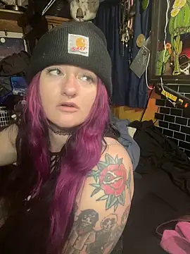 Snapshot of 1-800-FUCKYOU chatting on 02/17/25, 02:09 1-800-FUCKYOU online show from 02/17/25, 02:09