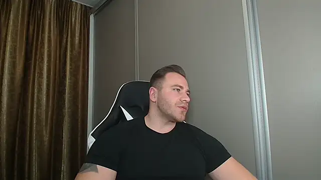 Thori92 online show from 12/13/25, 07:53