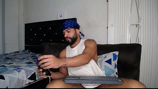 sweatyhairypig23 online show from 03/23/25, 12:58