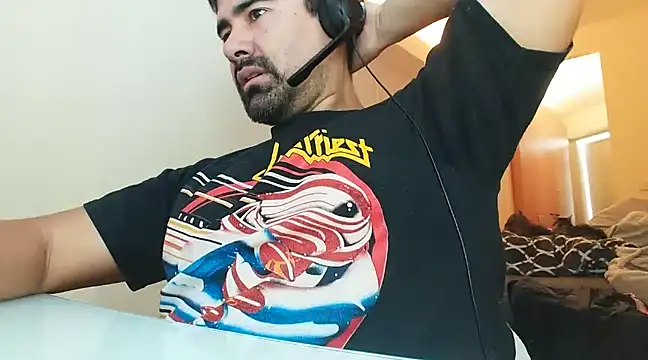 Snapshot of VonDoomdelToro chatting on 02/13/25, 06:27 VonDoomdelToro online show from 02/13/25, 06:27