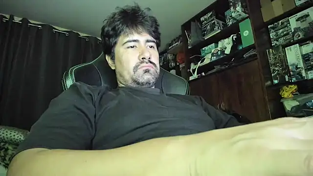 Snapshot of VonDoomdelToro chatting on 07/14/26, 05:56 VonDoomdelToro online show from 07/14/26, 05:56