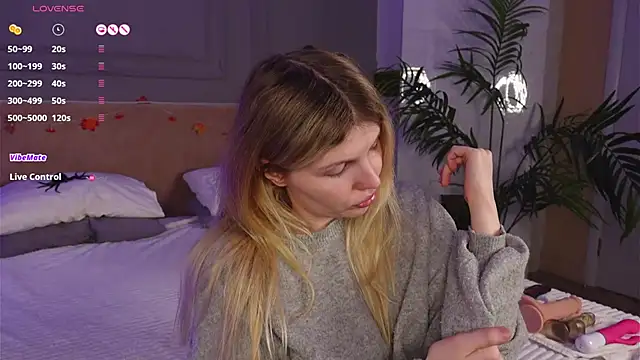 Snapshot of _aleksa_ chatting on 10/21/25, 06:25  aleksa  online show from 10/21/25, 06:25