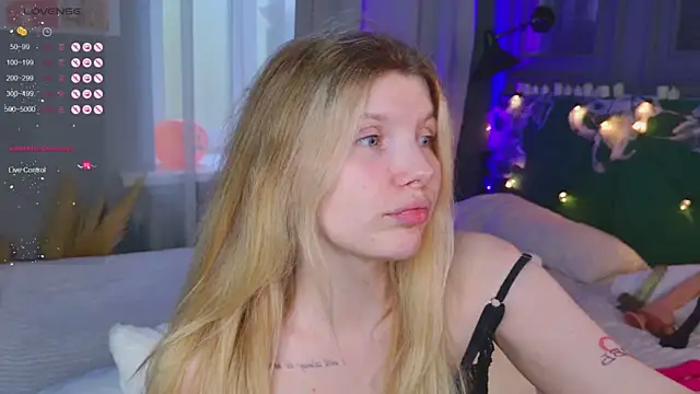 Snapshot of _aleksa_ chatting on 10/31/25, 06:47  aleksa  online show from 10/31/25, 06:47