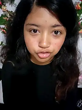 Peach Girll online show from 10/16/25, 11:11