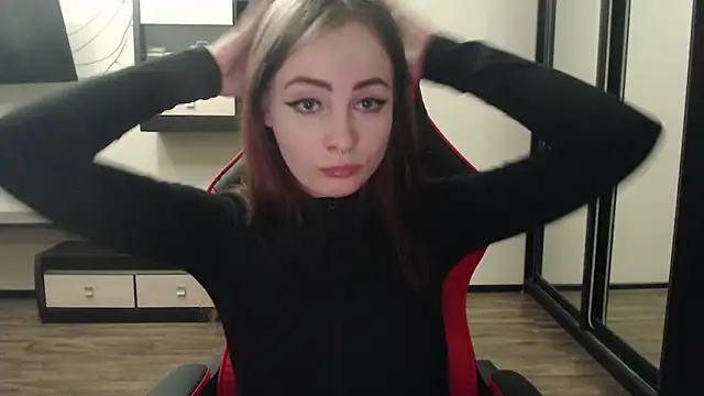 Laralianna online show from 01/11/25, 05:20