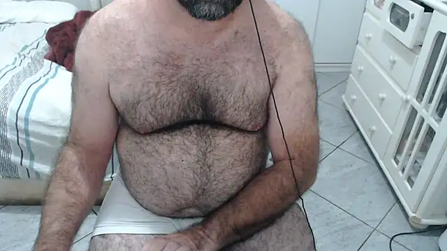 Snapshot of MysterBearMG chatting on 04/05/26, 11:46 MysterBearMG online show from 04/05/26, 11:46