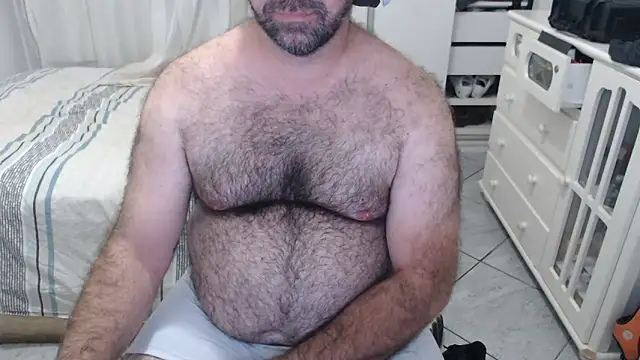 Snapshot of MysterBearMG chatting on 04/21/26, 02:51 MysterBearMG online show from 04/21/26, 02:51