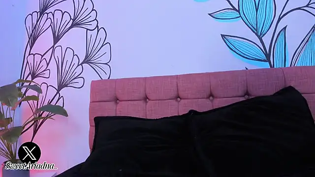 Sweet Ariadna  online show from 03/22/25, 03:42