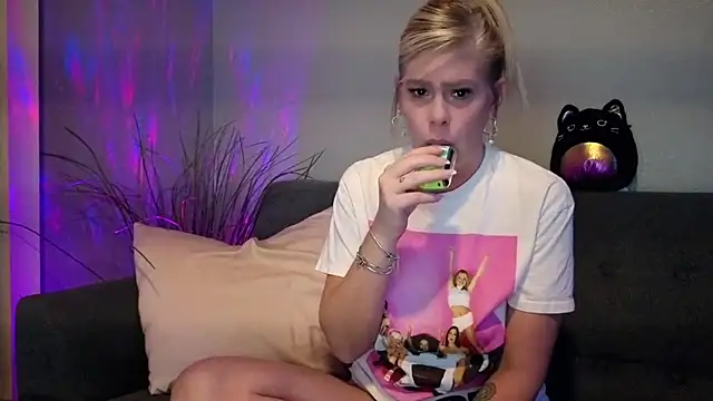 Lexi Shocker online show from 09/26/25, 05:55