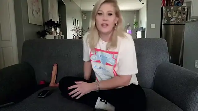 Lexi Shocker online show from 11/16/25, 05:40