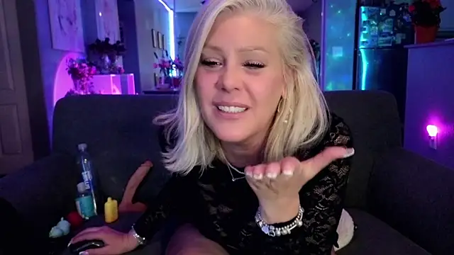 Lexi Shocker online show from 06/17/26, 07:44