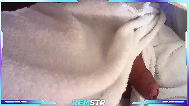 Snapshot of Remstr chatting on 03/05/25, 10:10 Remstr online show from 03/05/25, 10:10