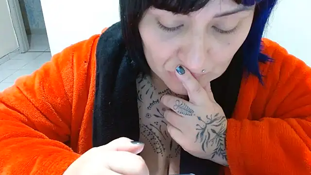 vaholiver online show from 06/17/26, 08:32