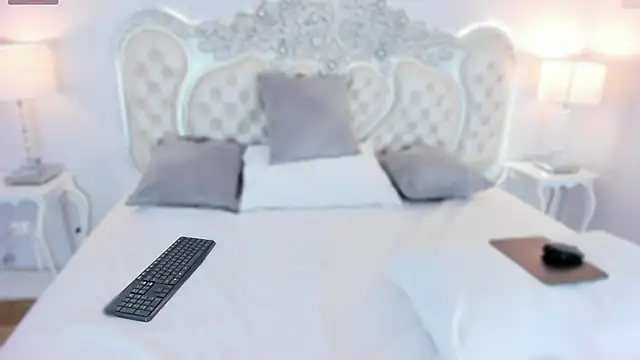 Dulce 26  online show from 12/29/24, 02:00