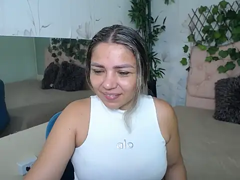 Snapshot of cum_bigass chatting on 04/13/26, 12:21 cum bigass online show from 04/13/26, 12:21