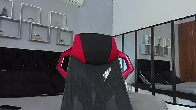 tyler hank01 online show from 10/26/25, 05:08