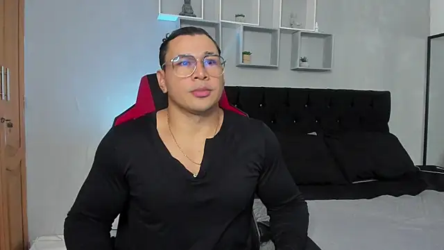 tyler hank01 online show from 12/02/25, 02:28